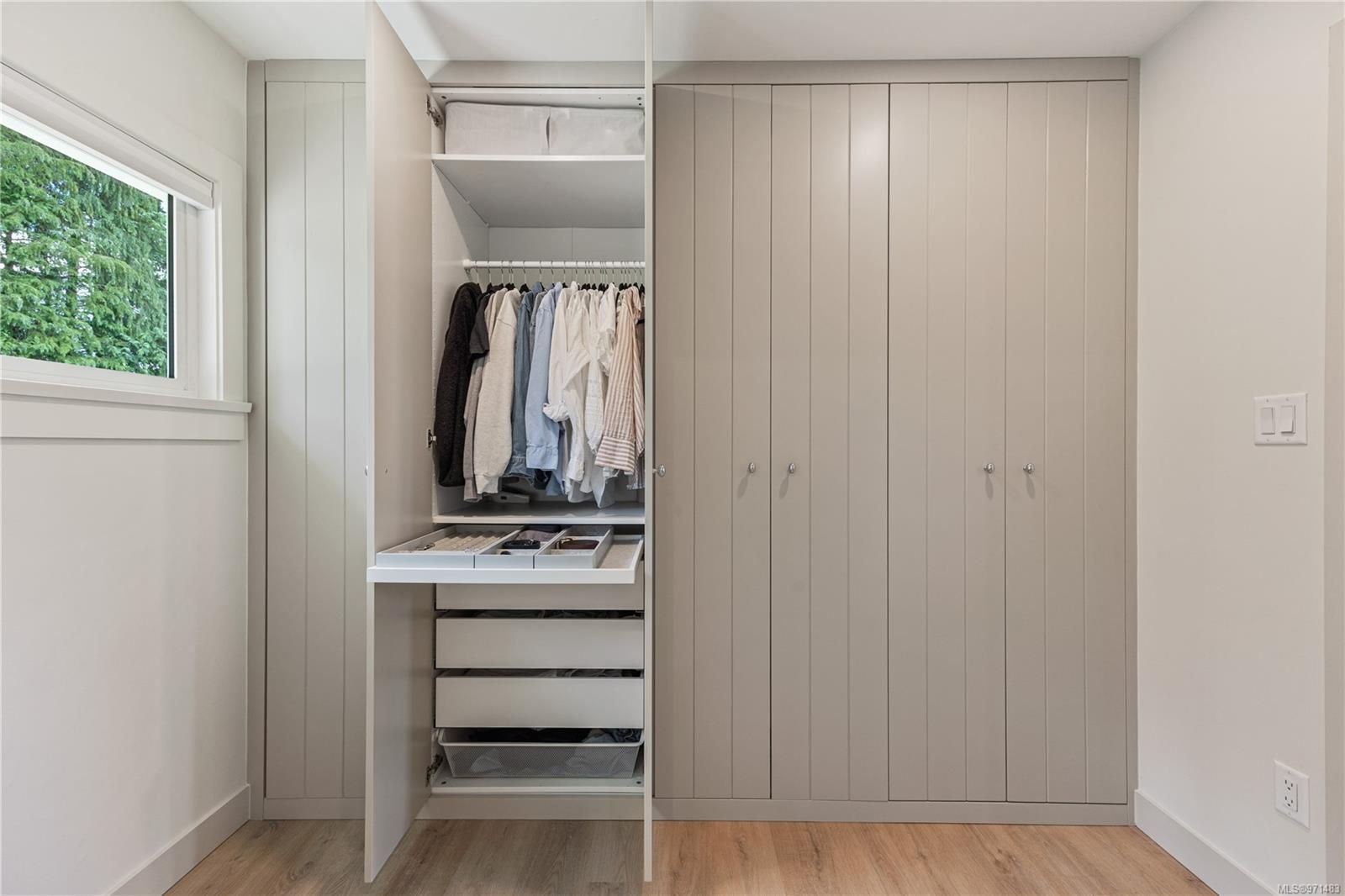 Walk-in closet